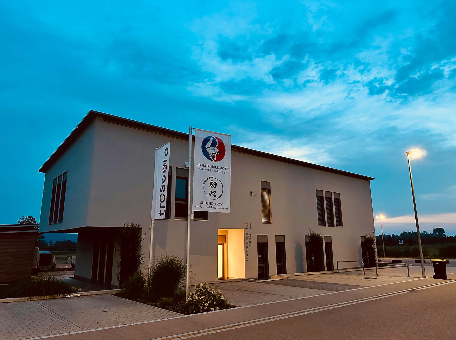 Shosin Dojo - Abteilung Aikido in der Allkampfschule Mayer Münsterausen, Anblick von außen nach dem Training (Foto: J. Atzkern, 16.06.2026)